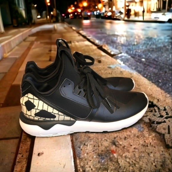 Addias Tubular Running Shoes - Picture 1 of 12